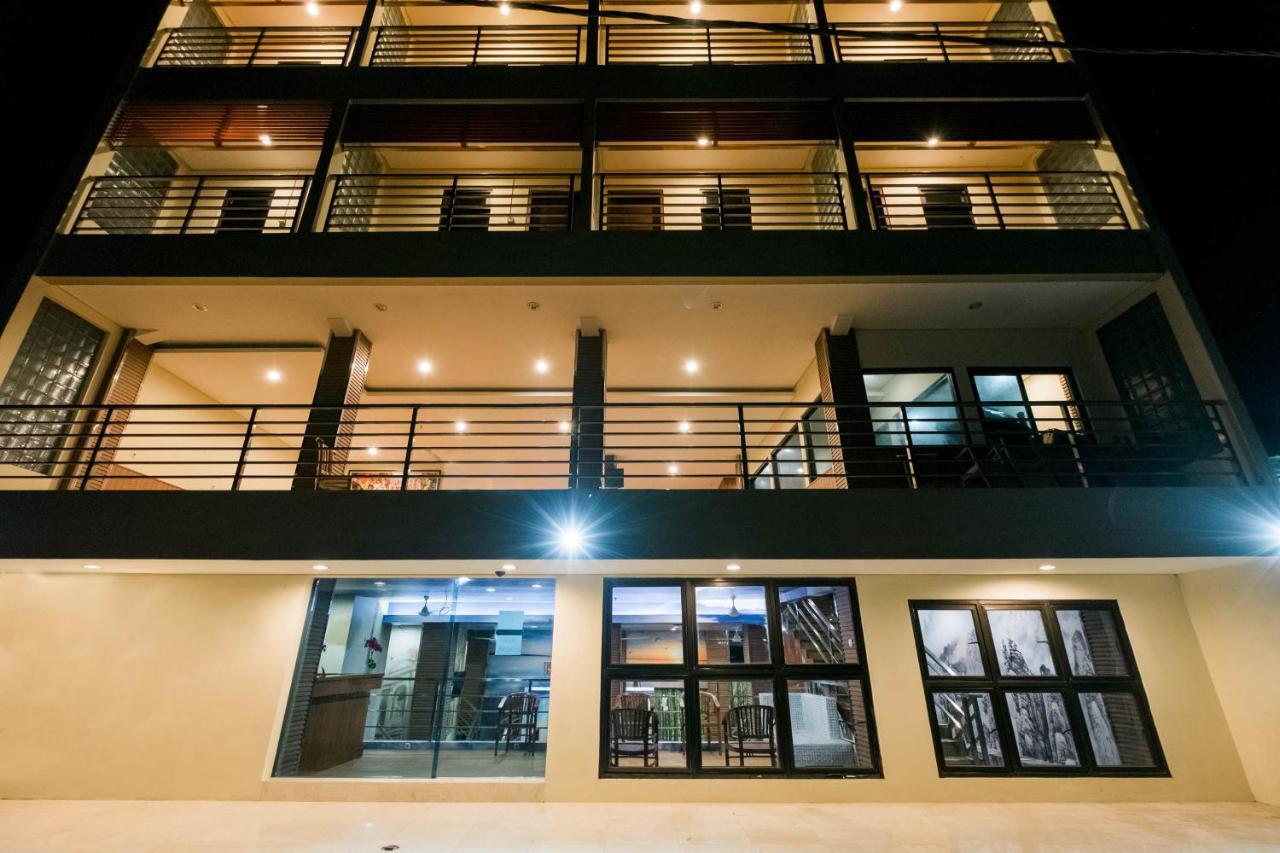 Caroline Hostel Canggu Zewnętrze zdjęcie