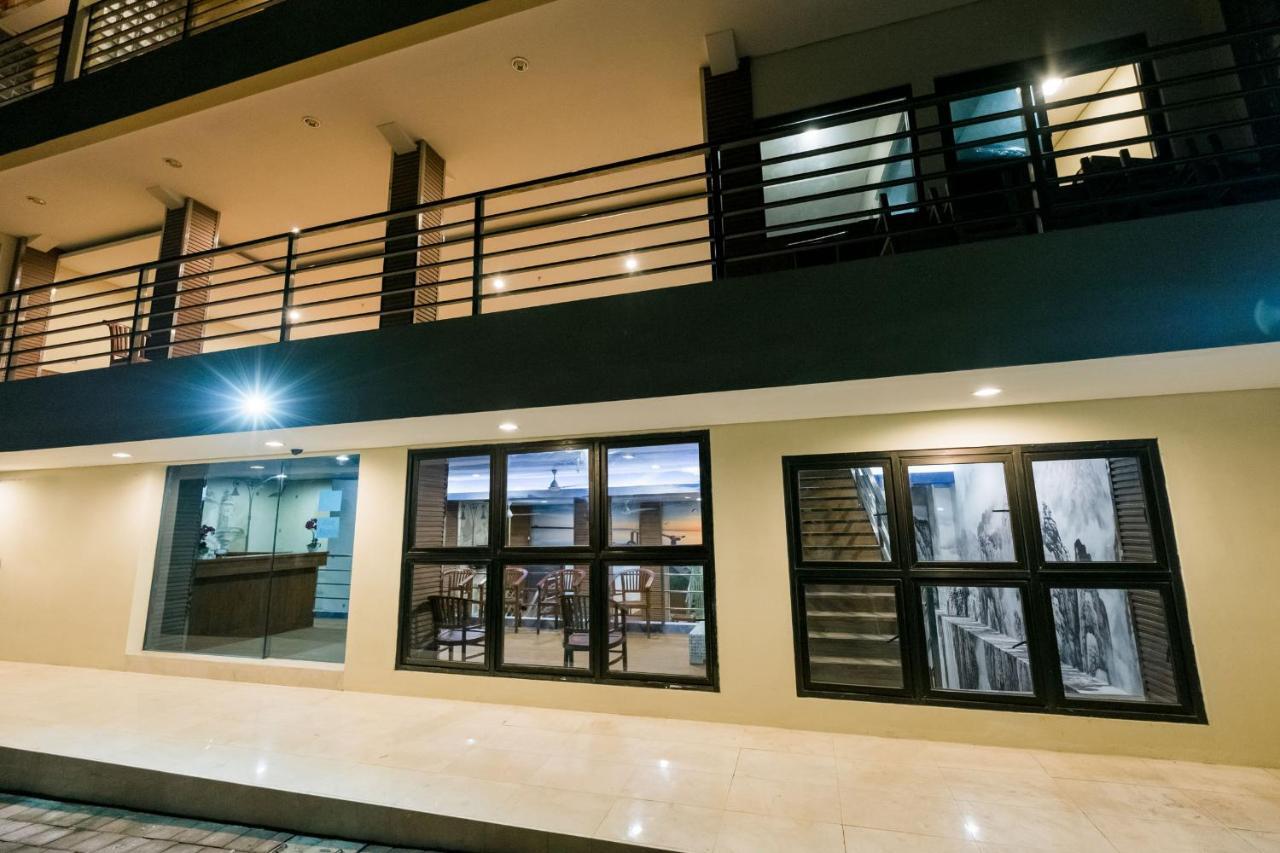 Caroline Hostel Canggu Zewnętrze zdjęcie
